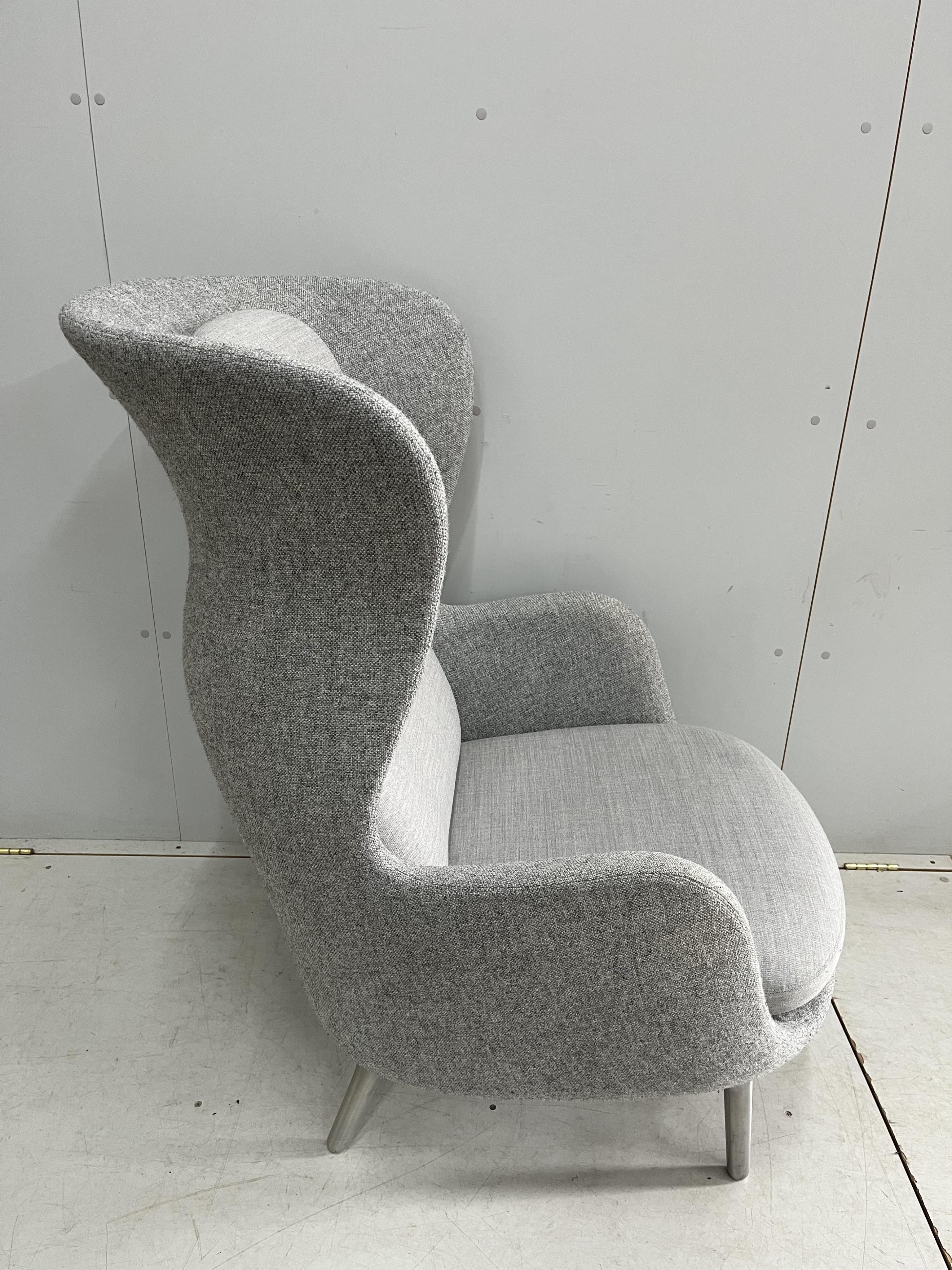 Jaime Hayon for Fritz Hansen. A pair of RO easy chairs in grey fabric, width 80cm, depth 80cm, height 112cm